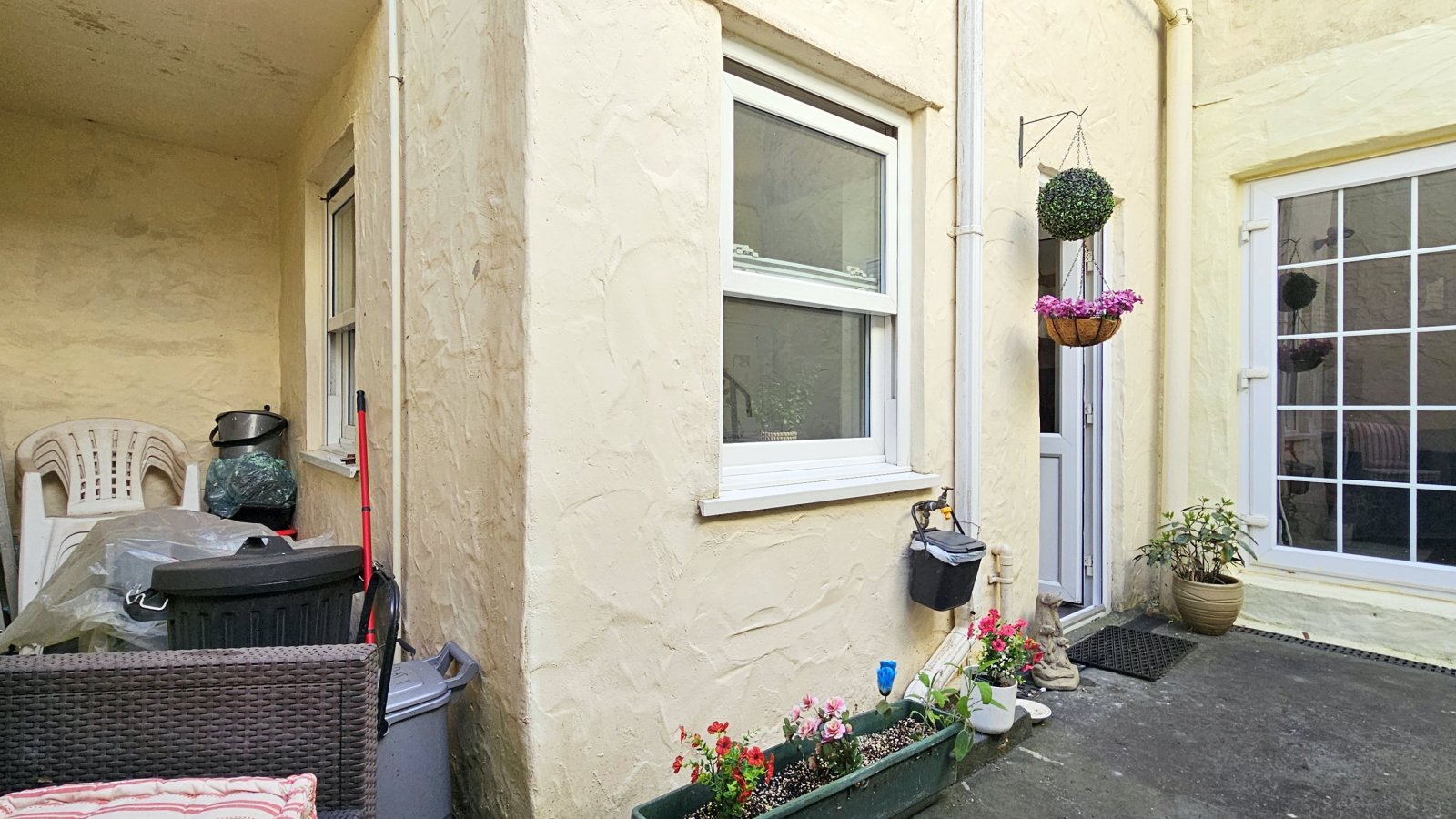 Flat 1, 100 Victoria Road photo 10
