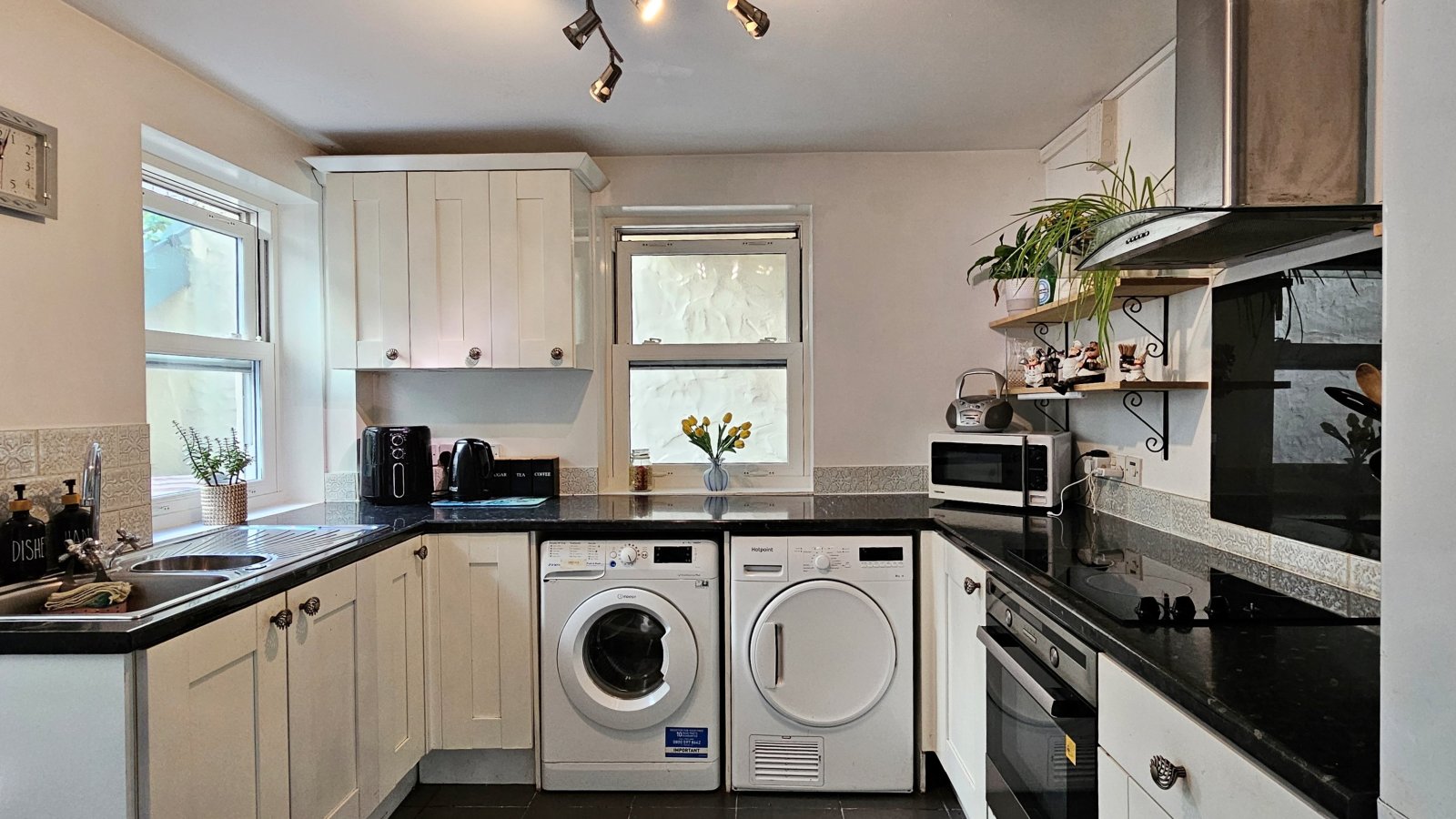 Flat 1, 100 Victoria Road photo 7