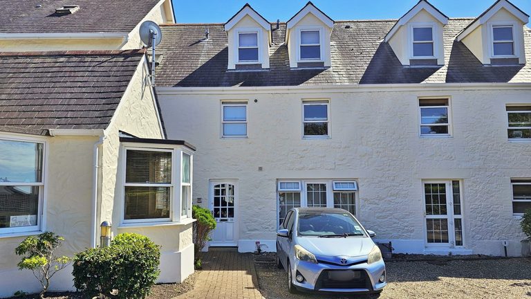 10 Belvoir House