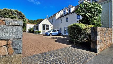 10 Belvoir House photo 19