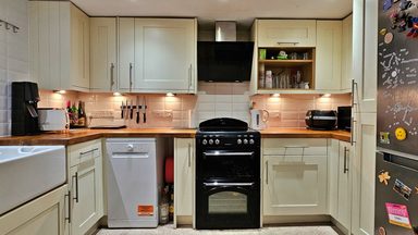 Flat 1, 24a, Pedvin Street photo 6