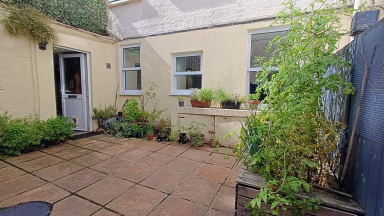 Flat 1, 24a, Pedvin Street