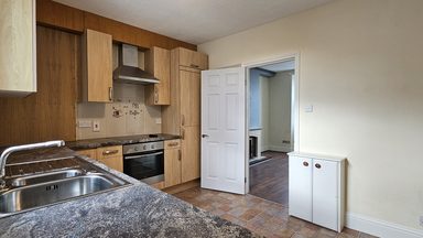 Flat 2, 2 Weighbridge House photo 6