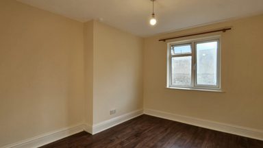Flat 2, 2 Weighbridge House photo 9