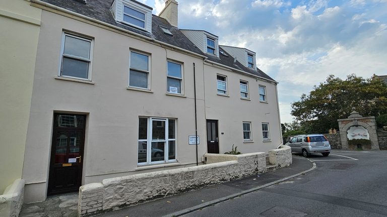 Flat 2, 2 Weighbridge House