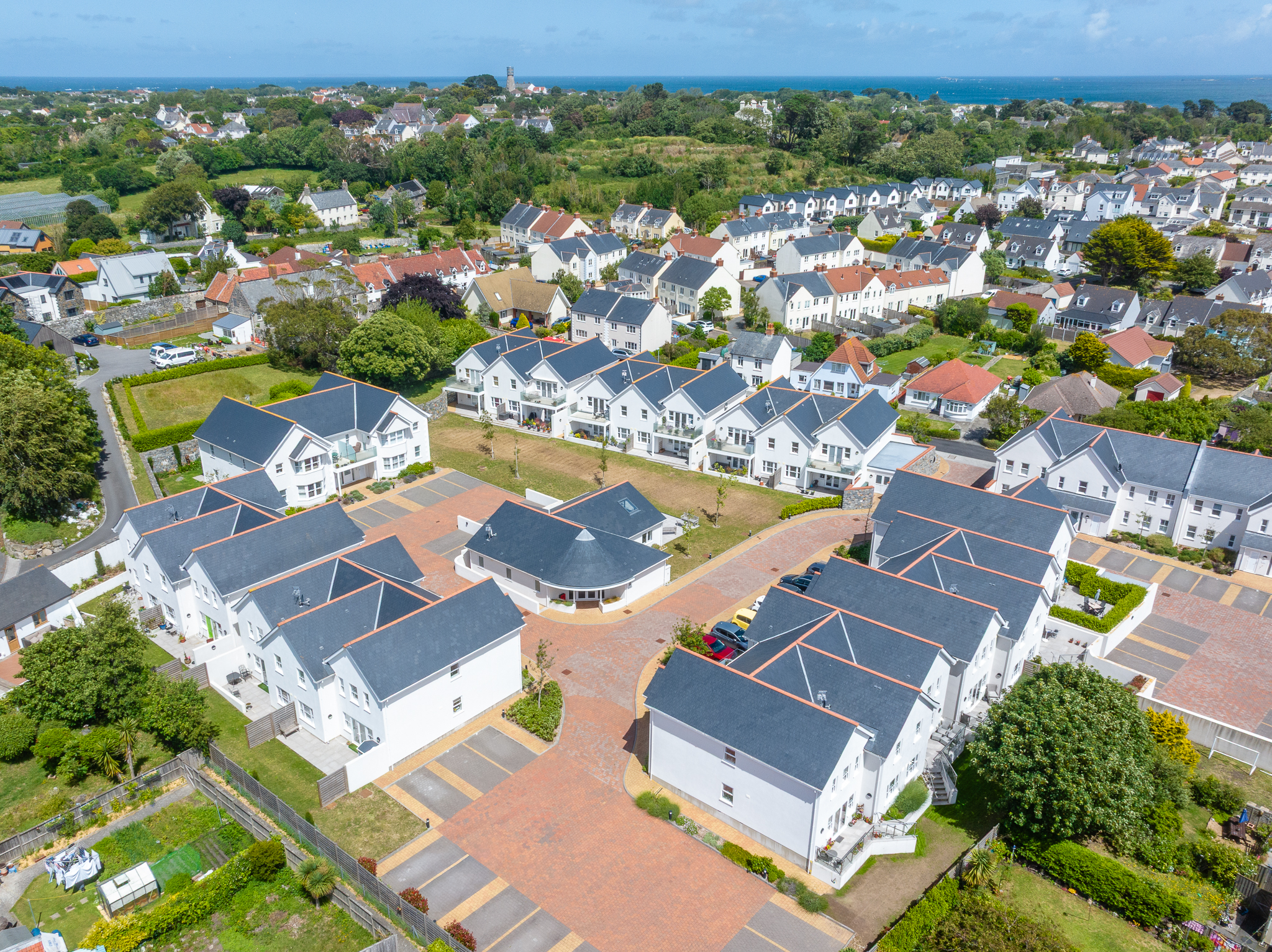 34, Braye Gardens photo 17