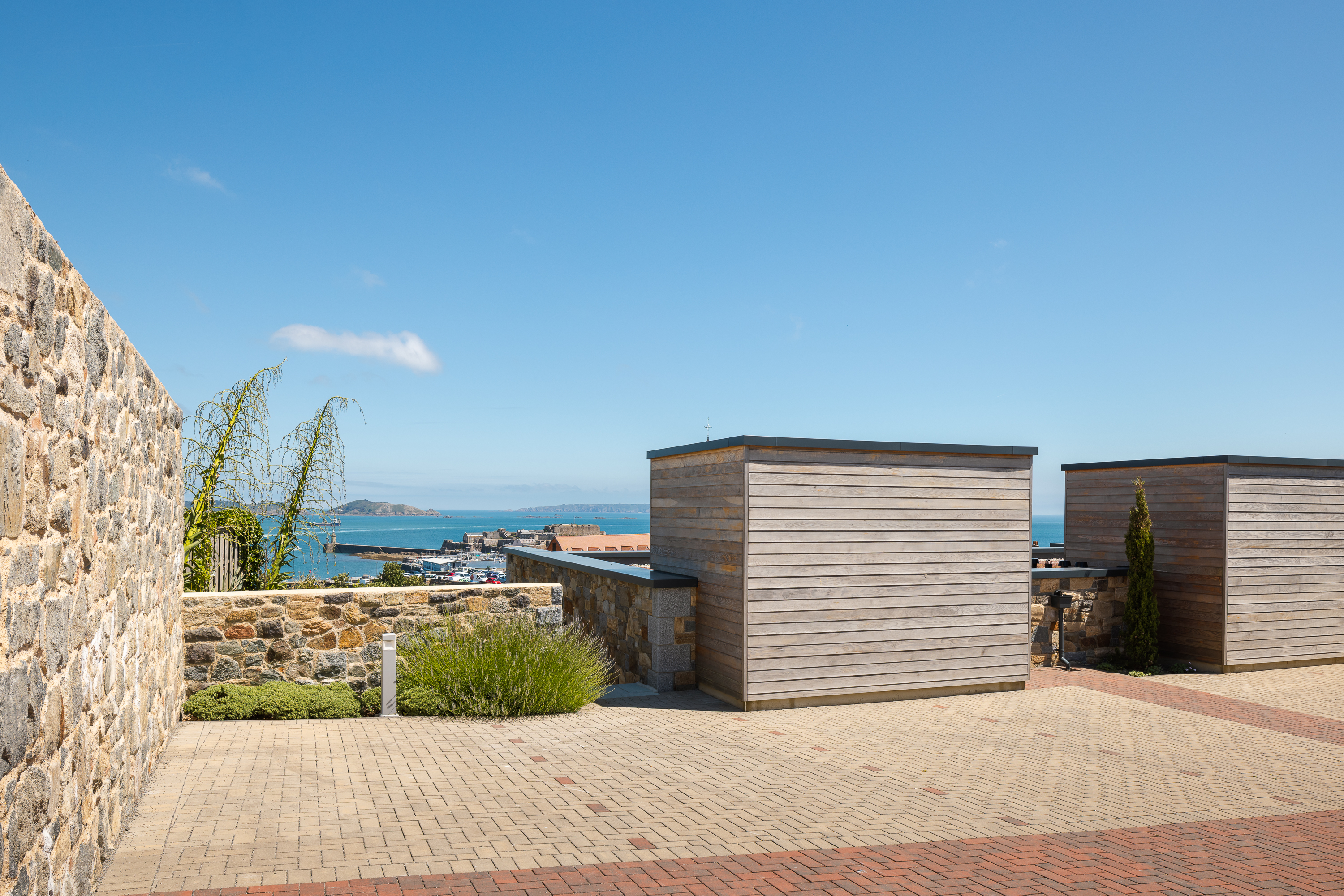 4, Clifton Crest photo 40