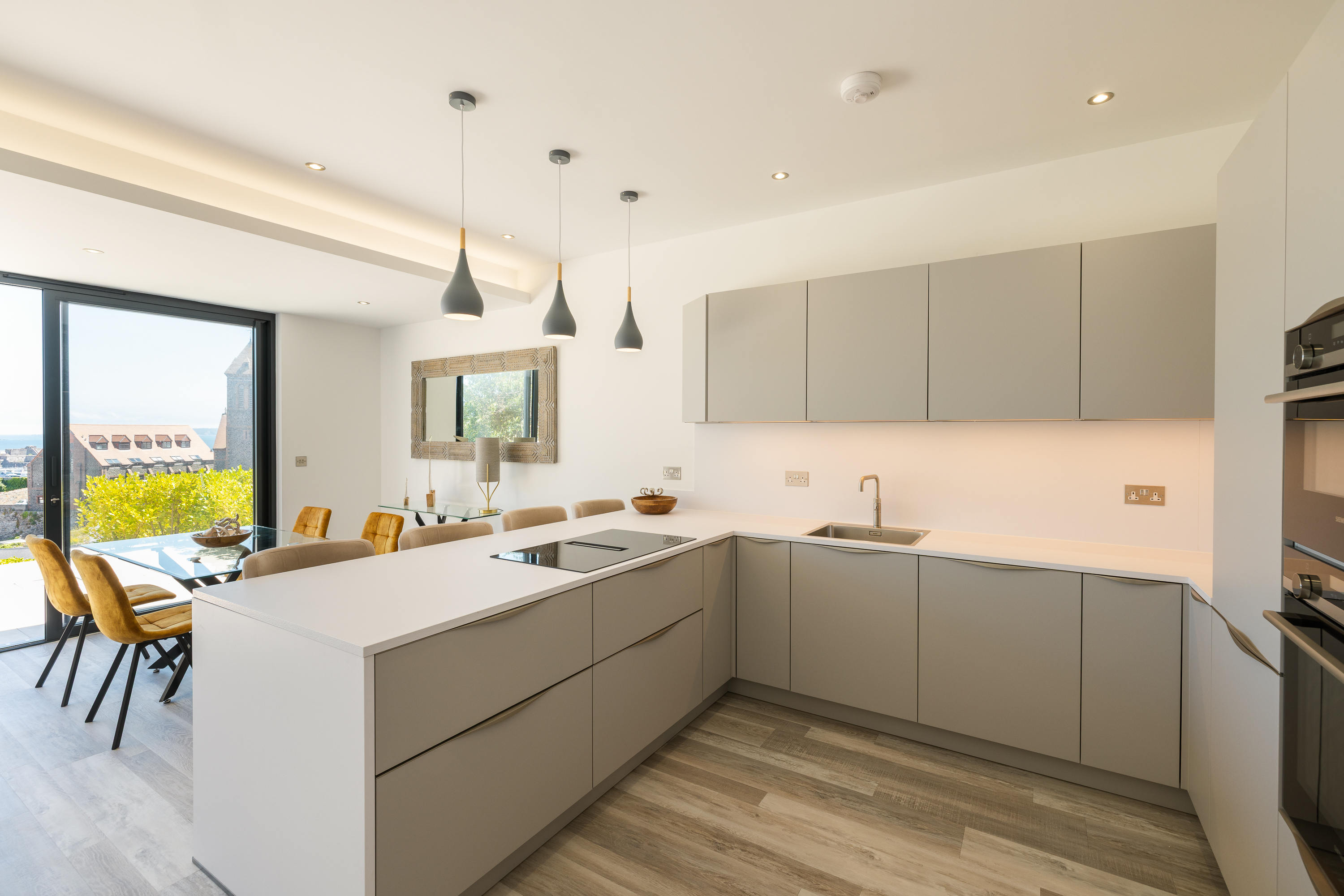 4, Clifton Crest photo 14