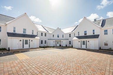 10, Braye Gardens photo 2
