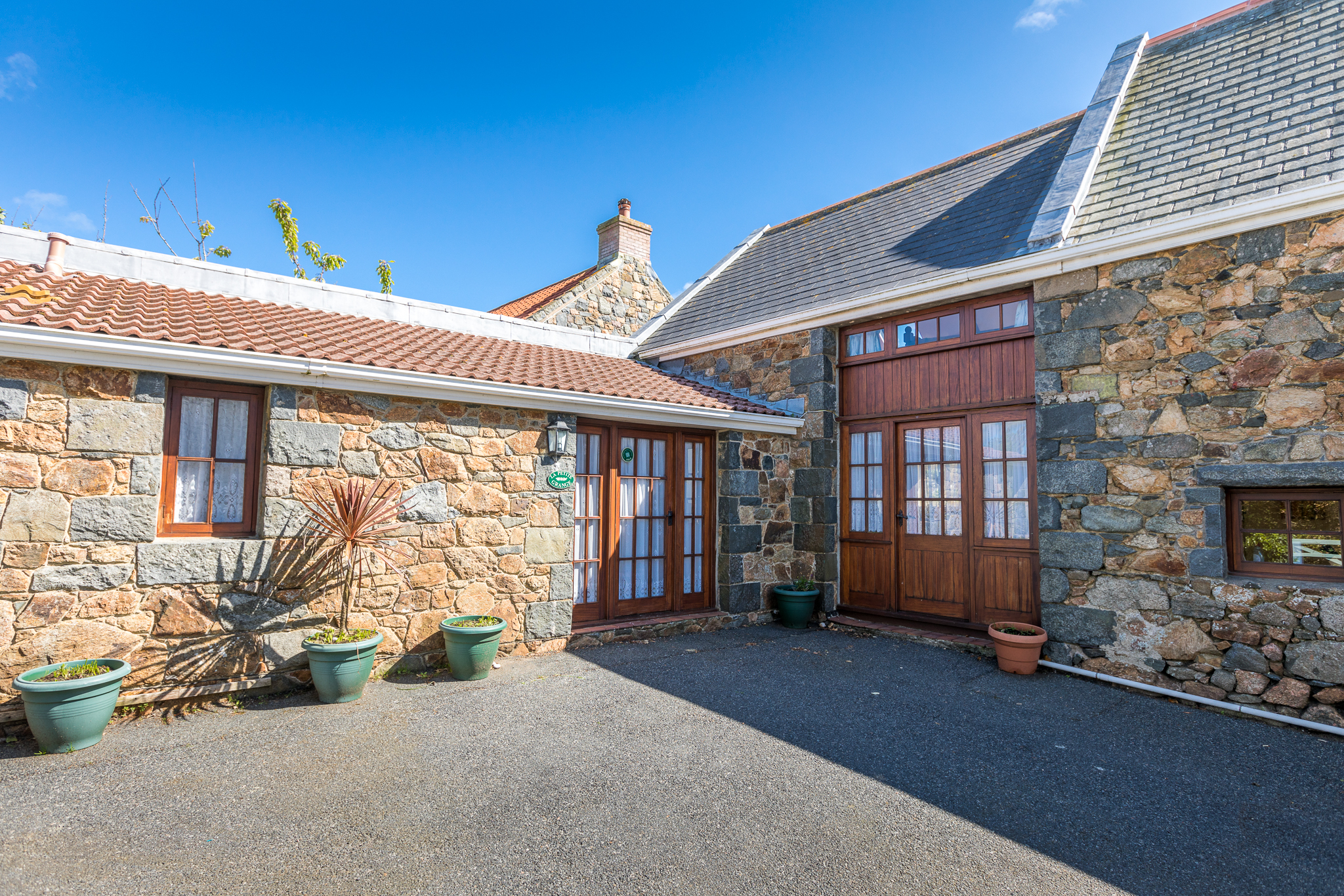La Petite Grange (Short Term Let) photo 2