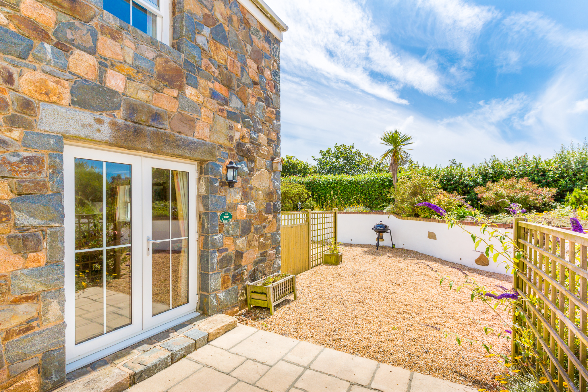 Le Faucon Cottage (Short Term Let) photo 22