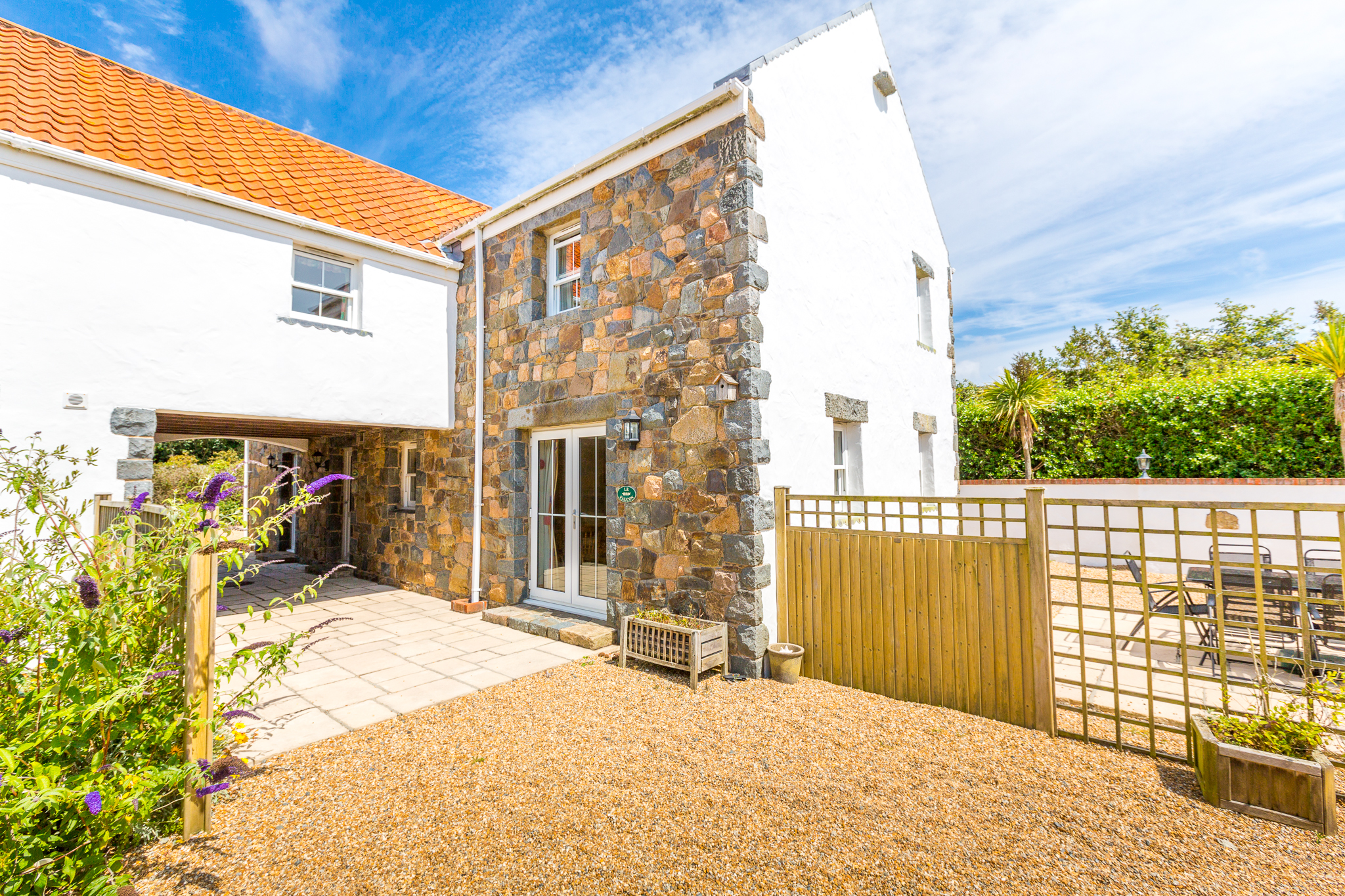 Le Faucon Cottage (Short Term Let) photo 1