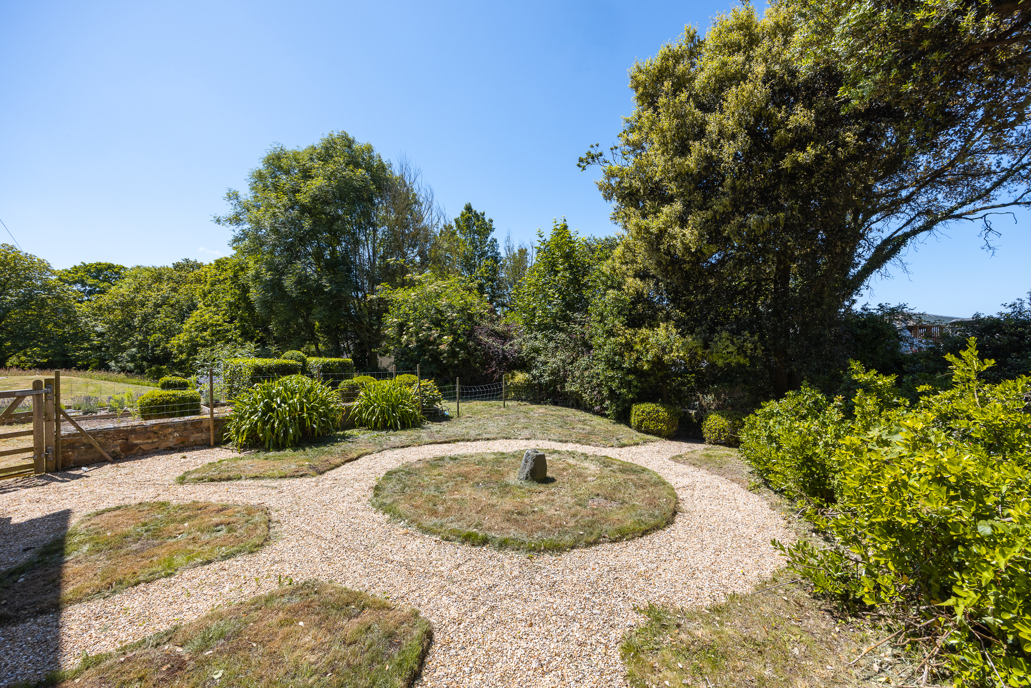 Silver Sixpence photo 97