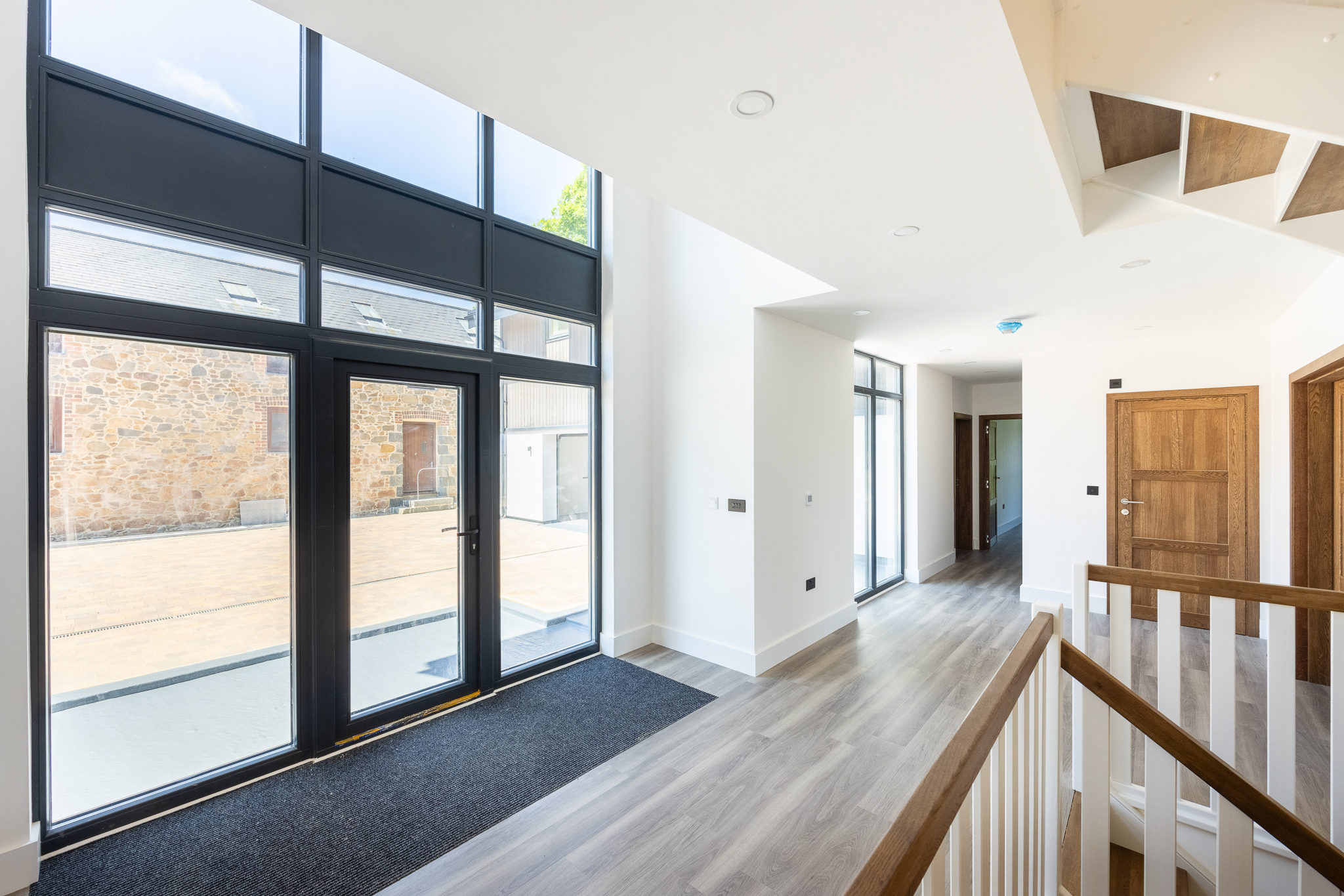 Stunning New House photo 5