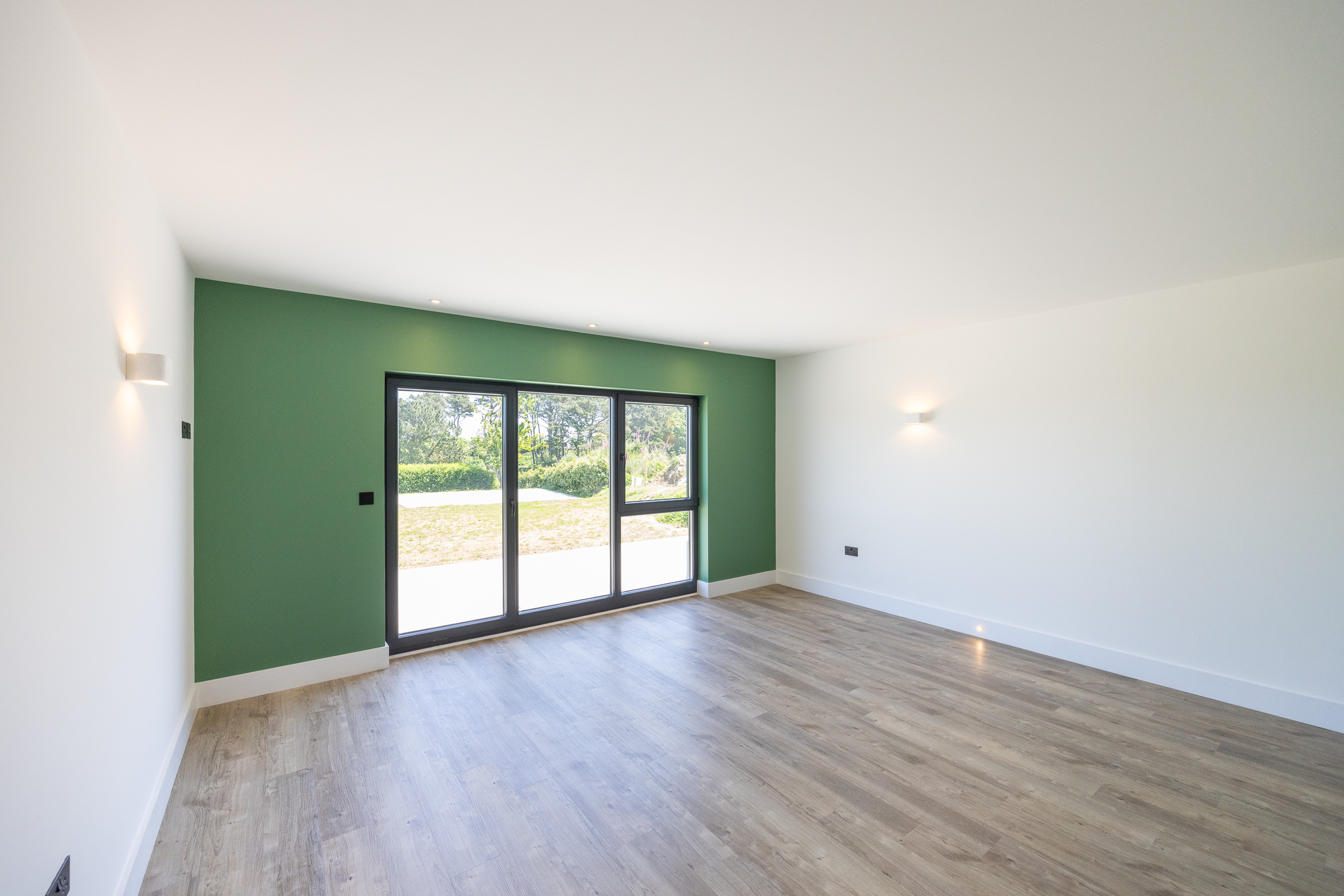 Stunning New House photo 58