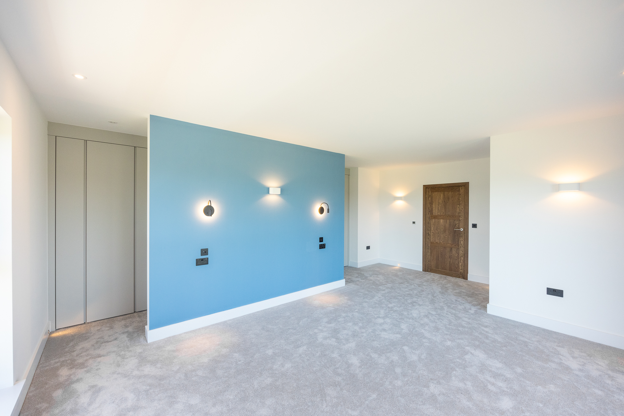 Stunning New House photo 34