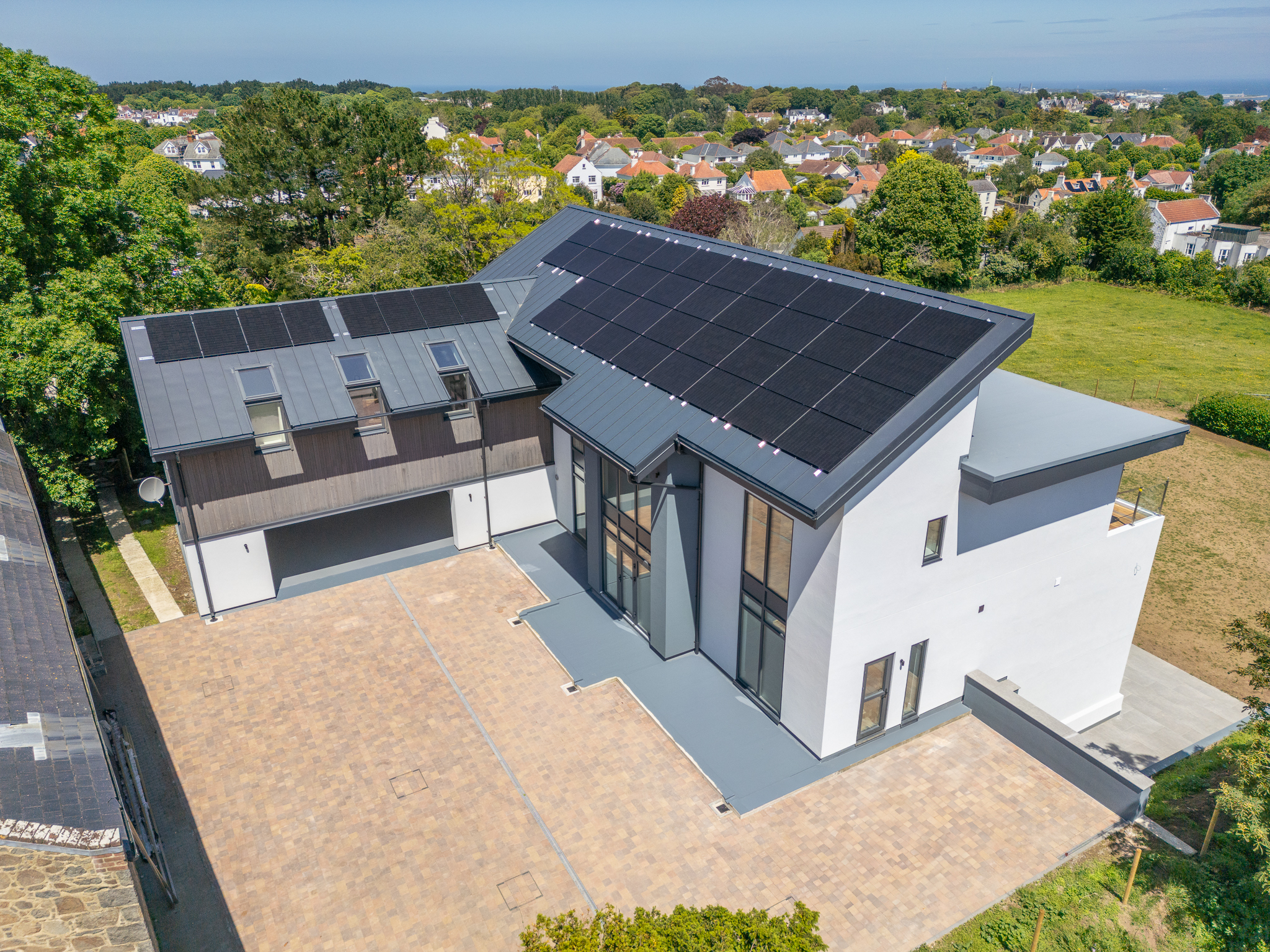 Stunning New House photo 3