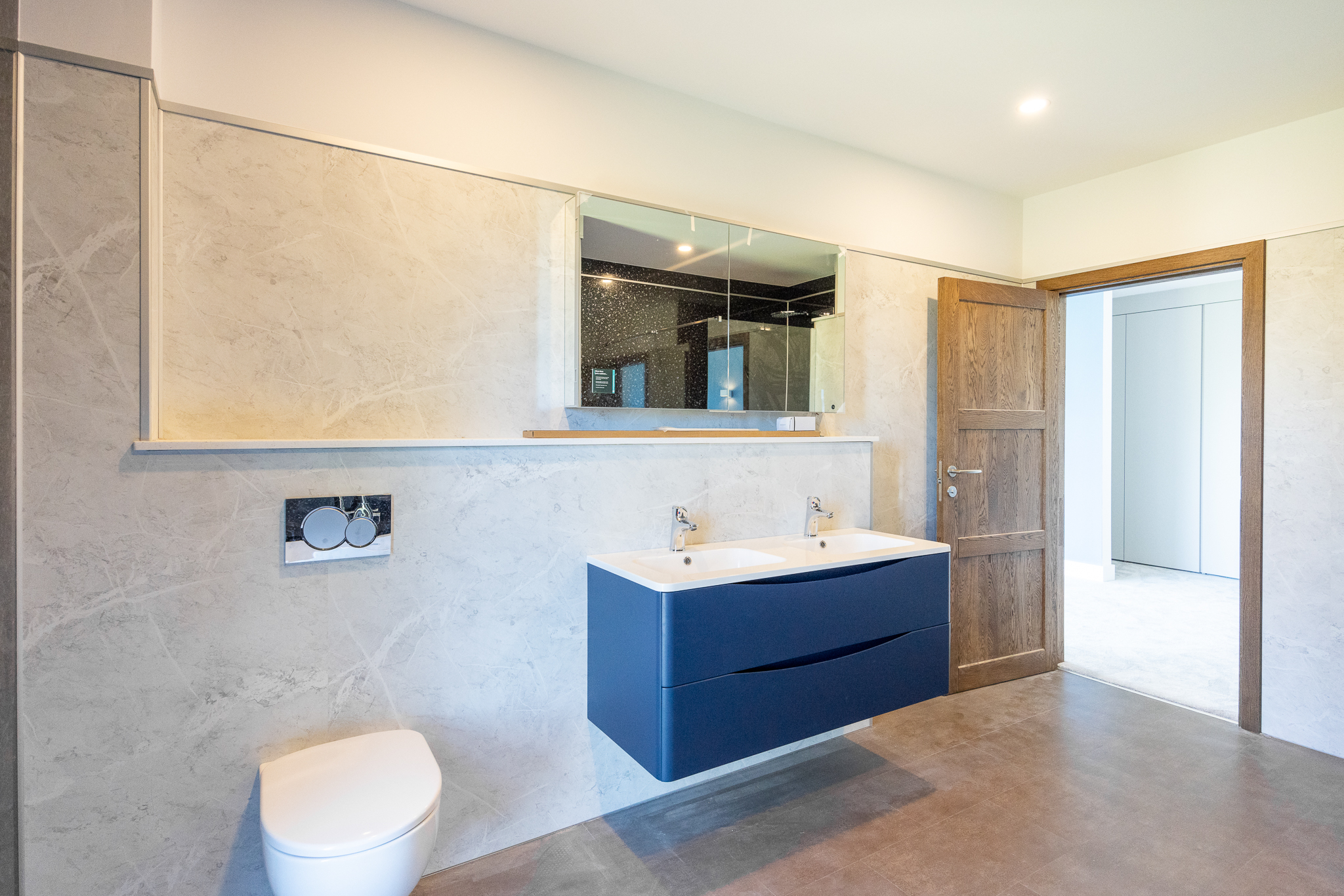 Stunning New House photo 42