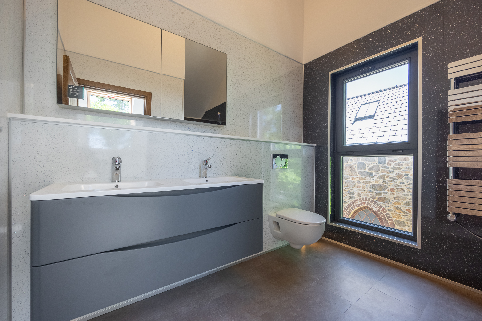 Stunning New House photo 29