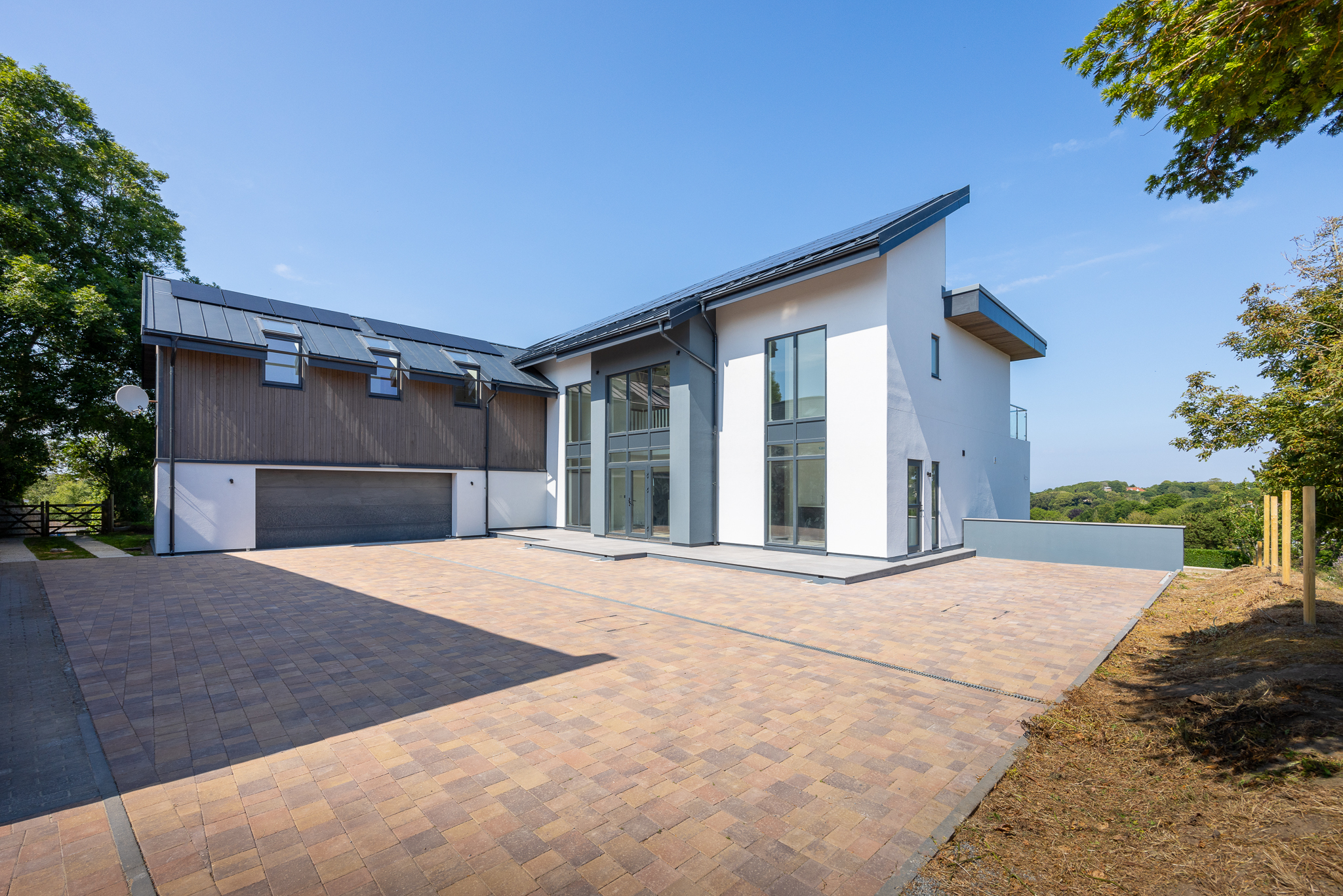 Stunning New House photo 2