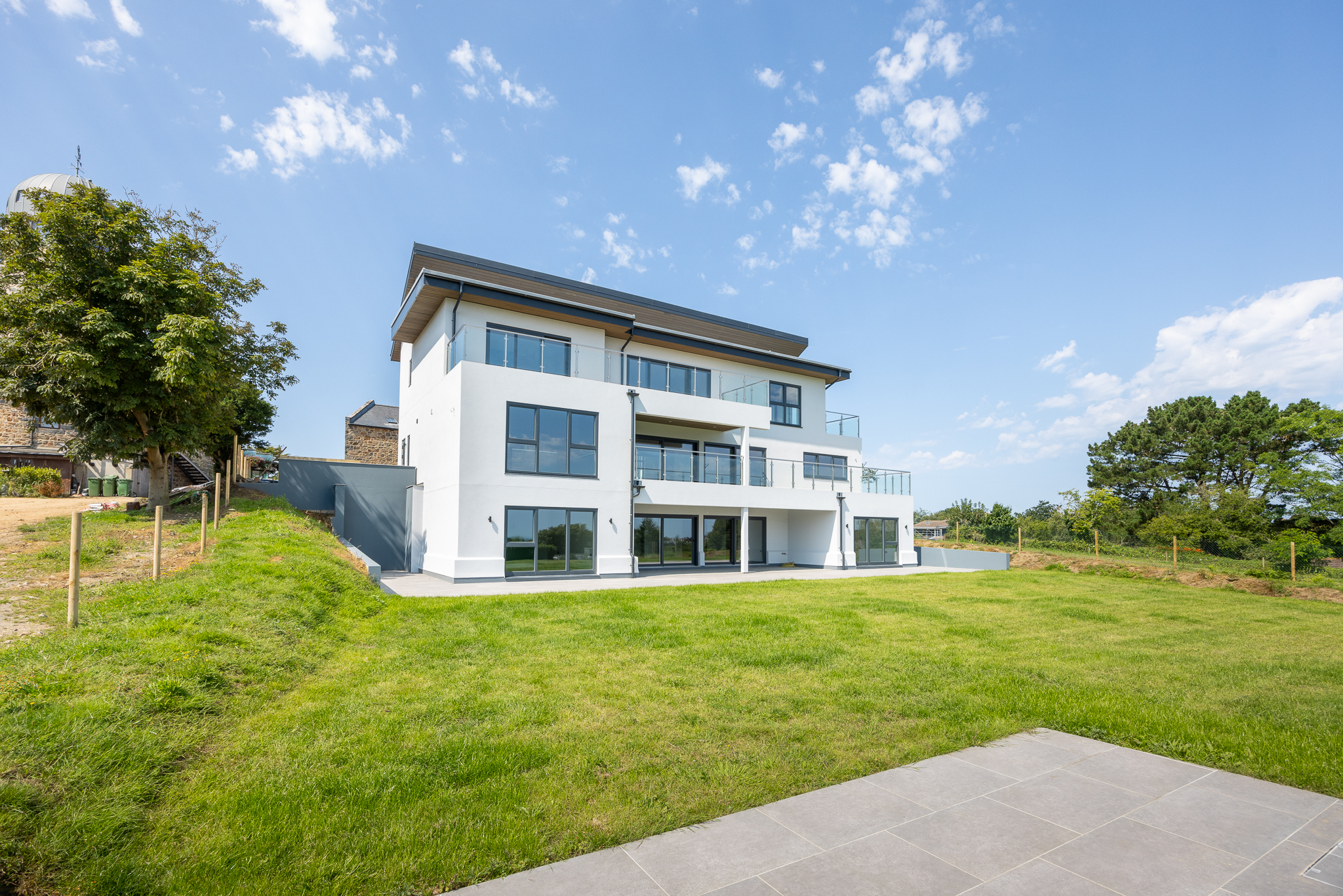 Stunning New House photo 4