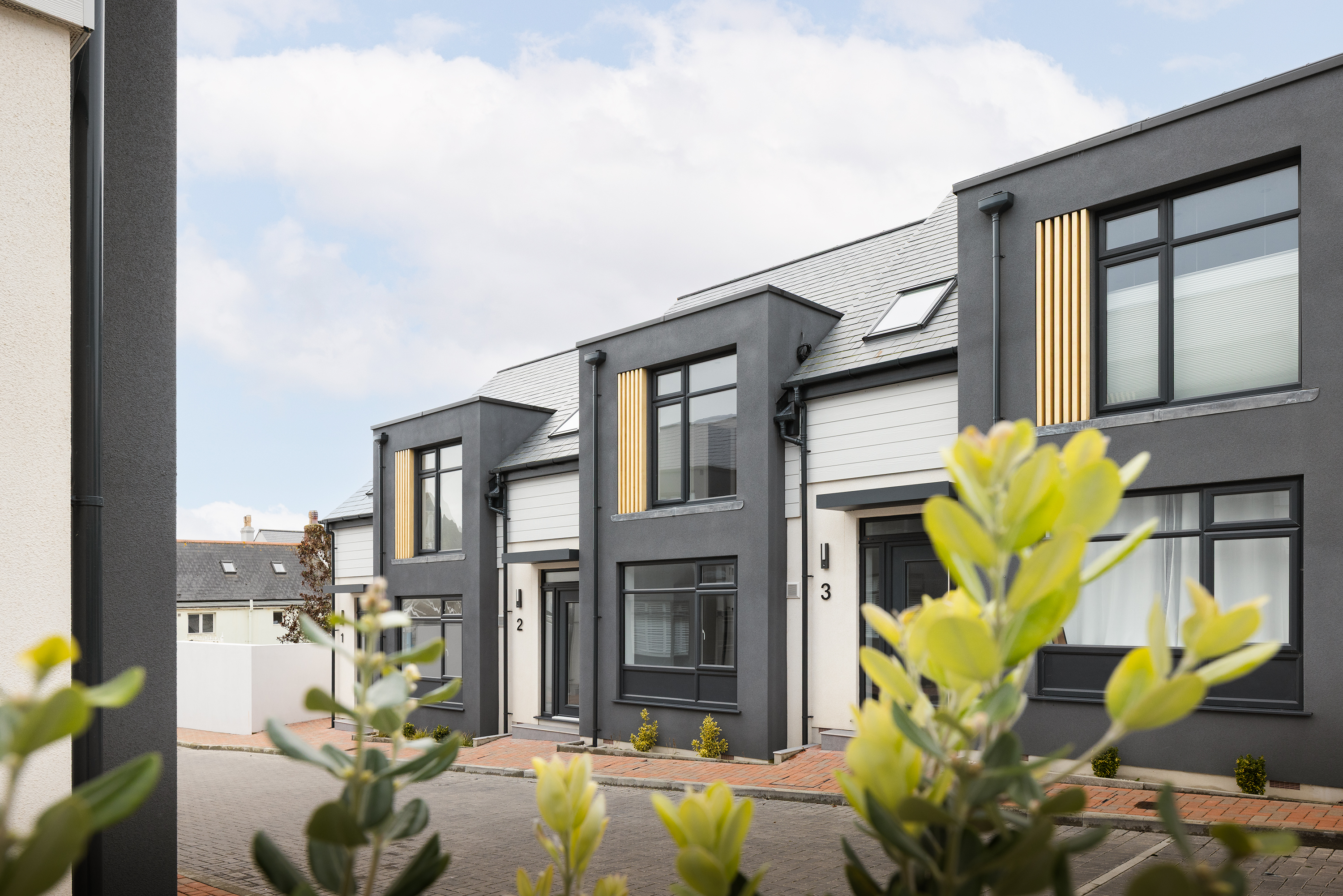 2 Allanson Court photo 1