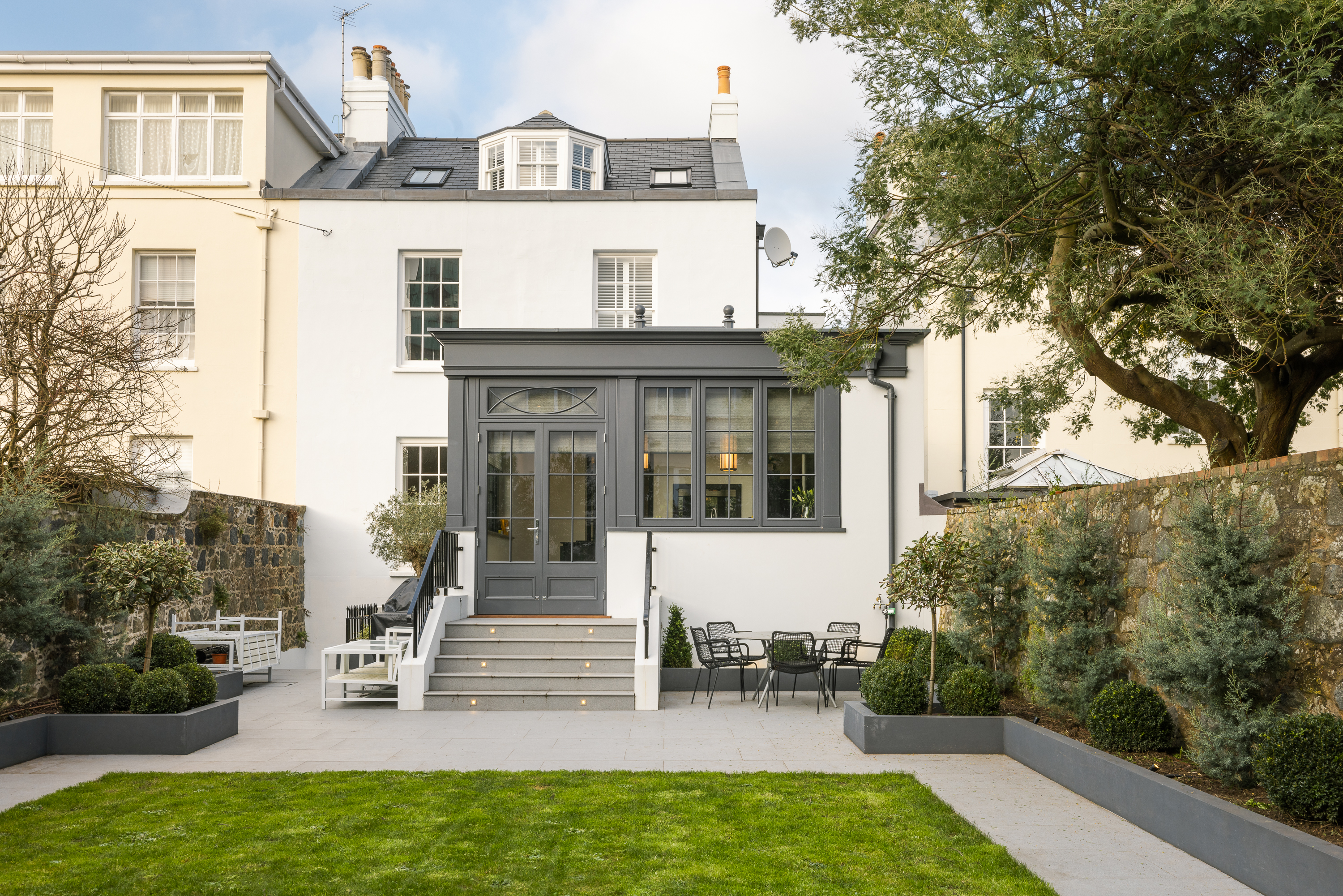 Mesnil Brock photo 73