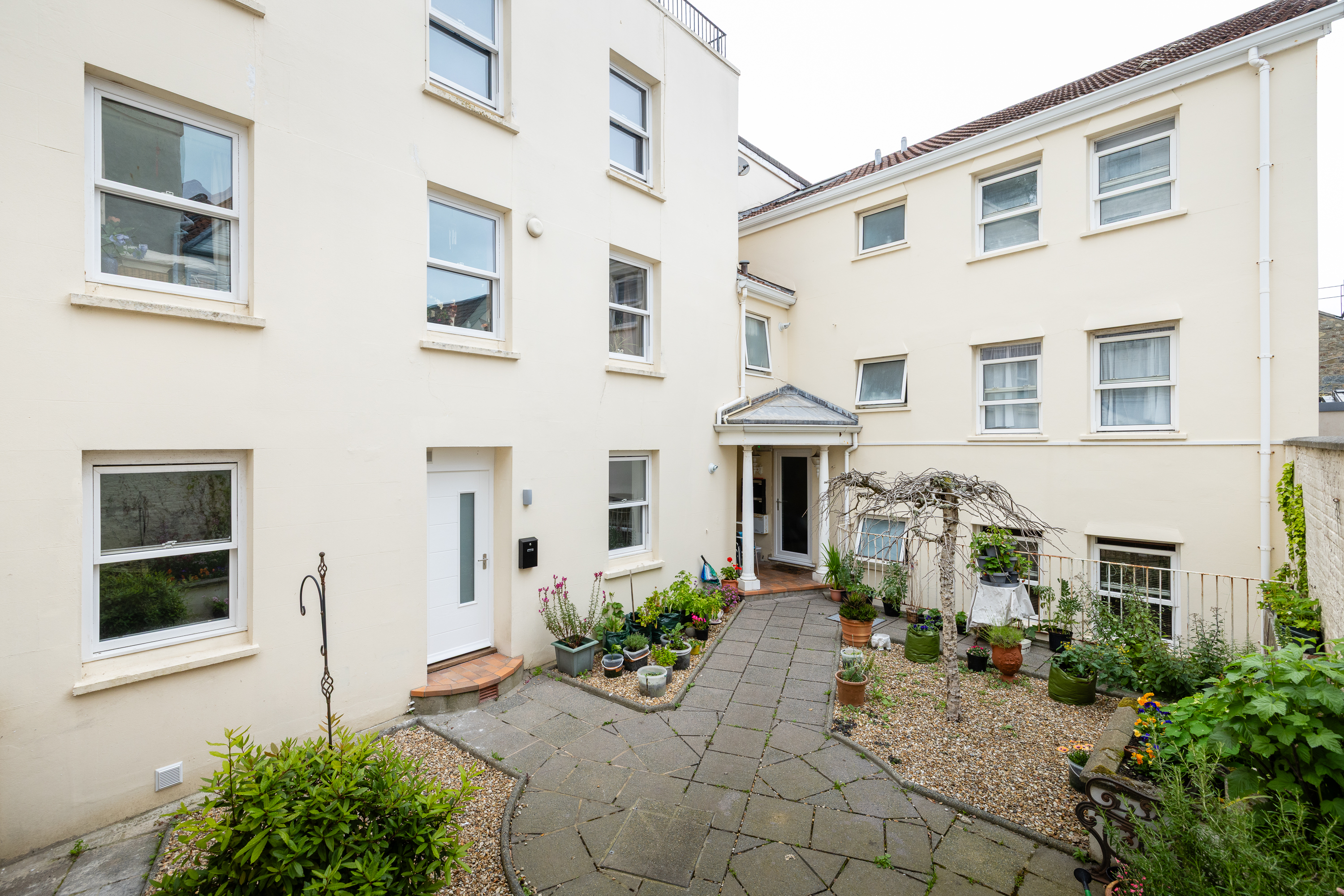 Flat 1, Laverstock Court photo 2