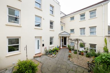 Flat 1, Laverstock Court photo 2