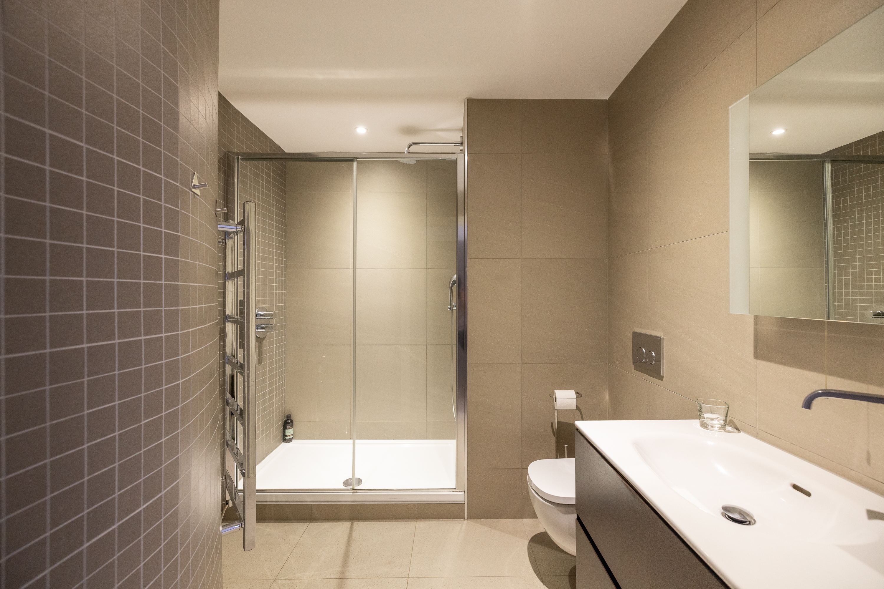 Apartment 10, Infinity Place photo 25