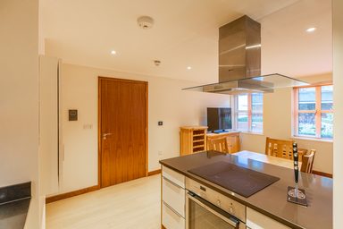 Apt. 3, One St Julian's Avenue photo 4