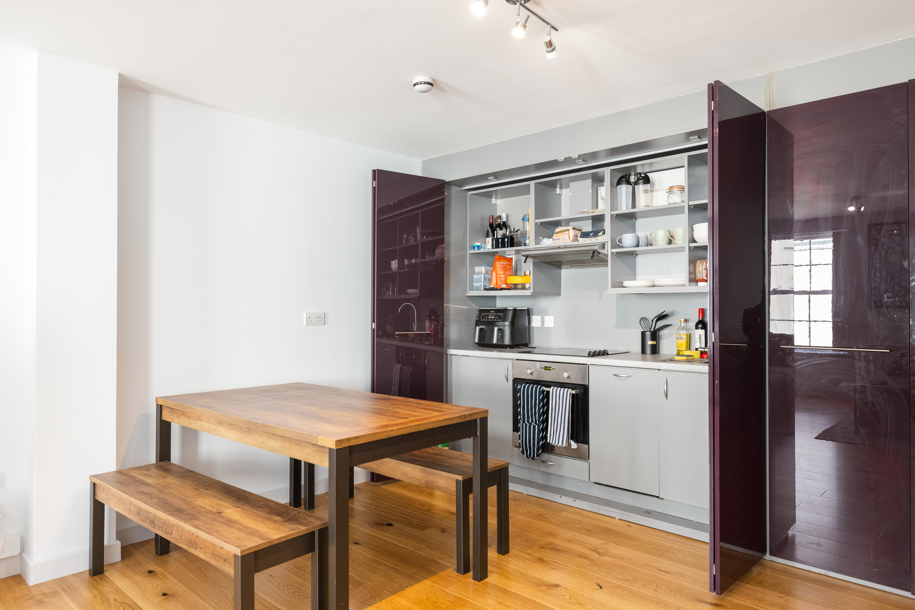 Apt. 1, 13-15 Victoria Road photo 8