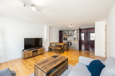 Apt. 1, 13-15 Victoria Road photo 6