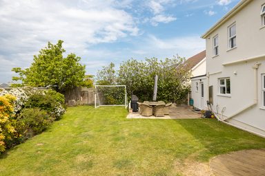 Little Gables photo 32