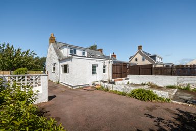2 Kinross Cottage photo 24