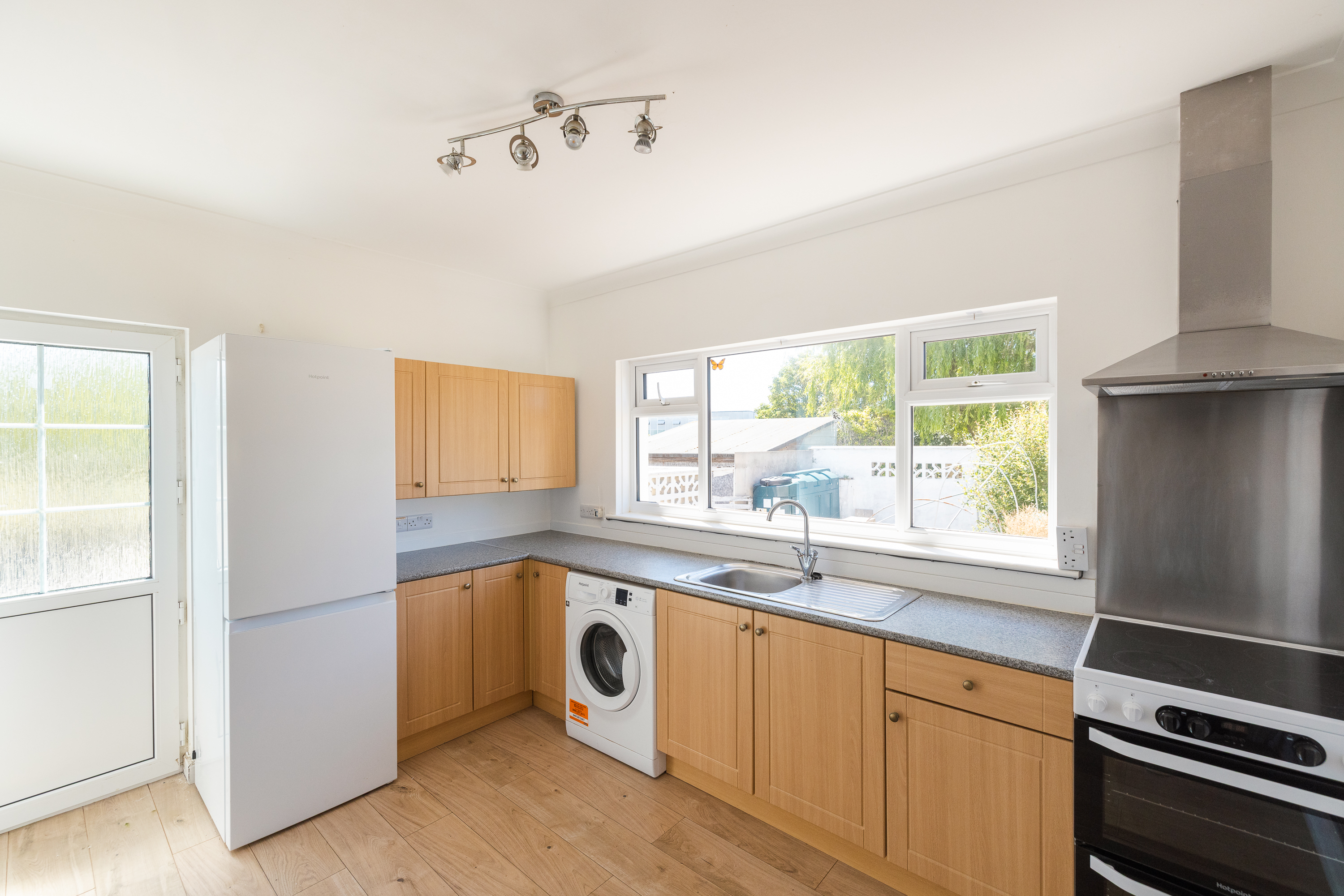 2 Kinross Cottage photo 10
