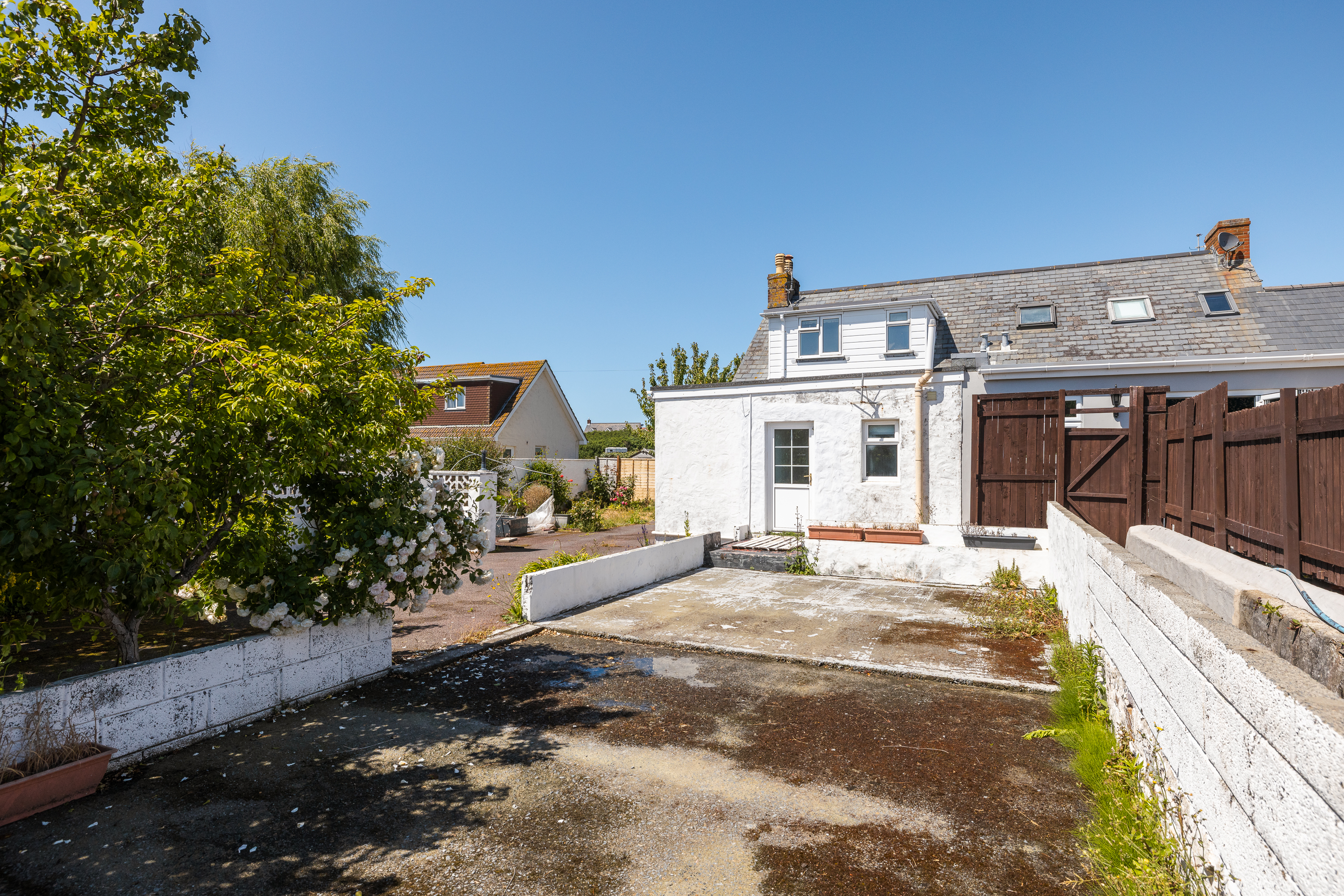 2 Kinross Cottage photo 23