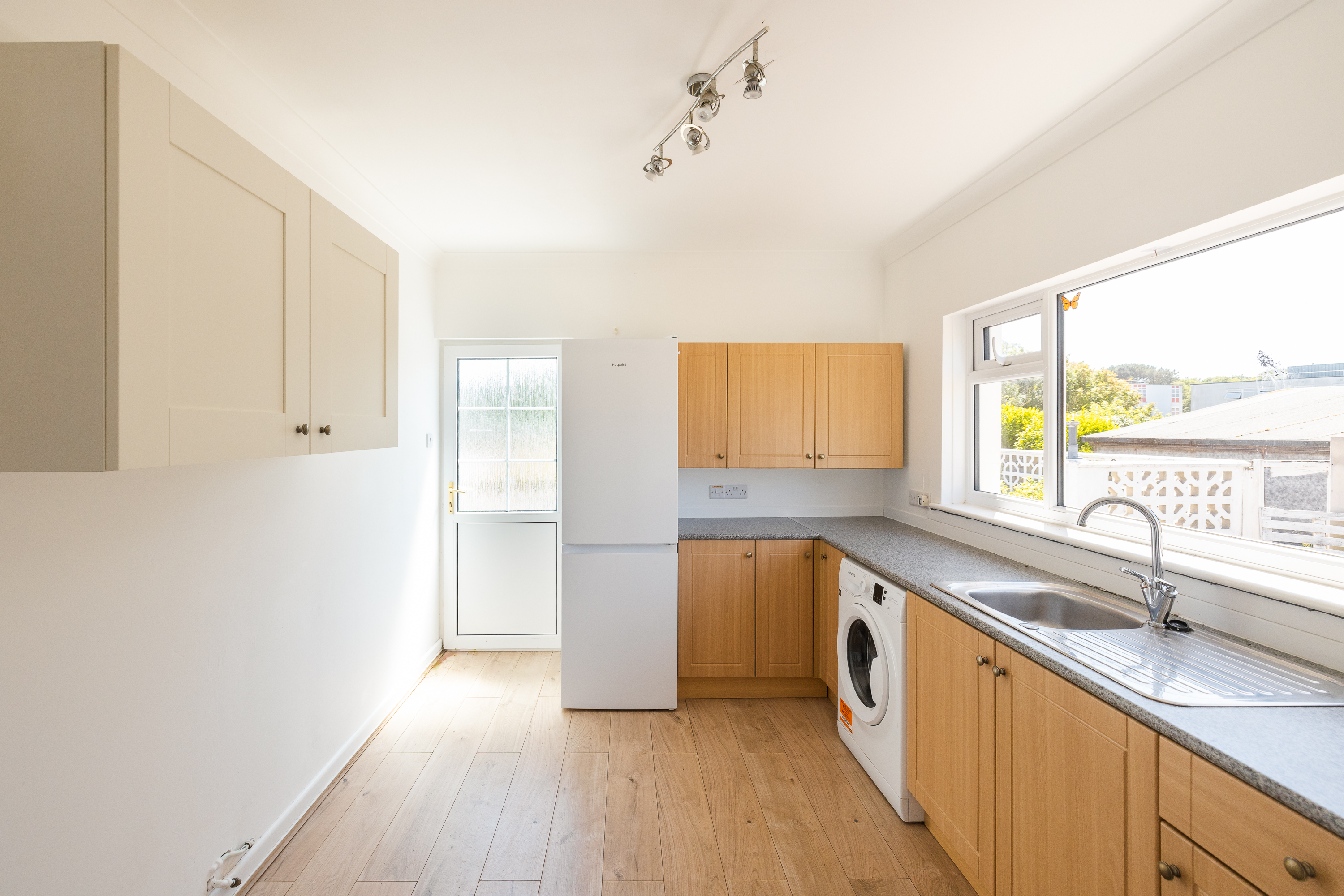 2 Kinross Cottage photo 9