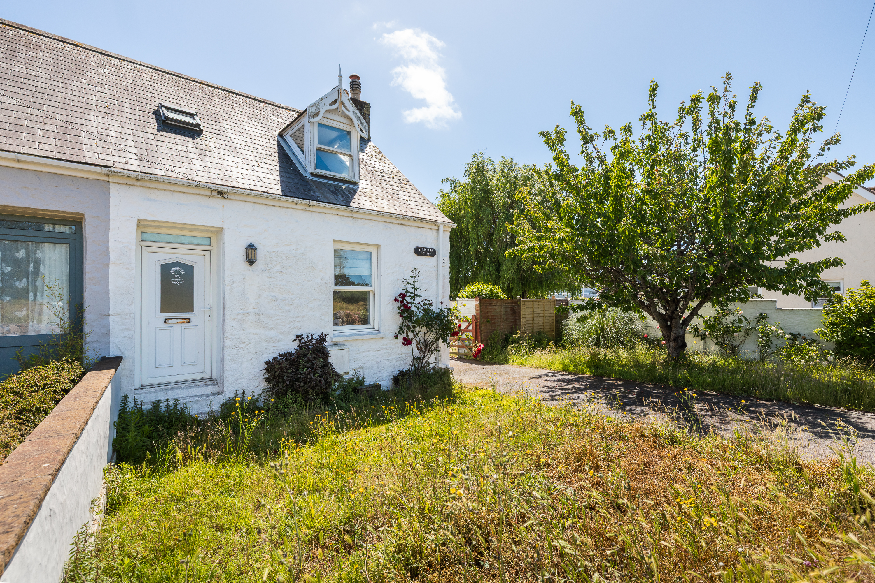 2 Kinross Cottage photo 2
