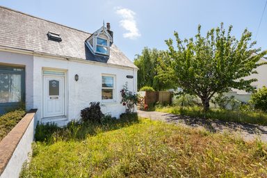 2 Kinross Cottage photo 2