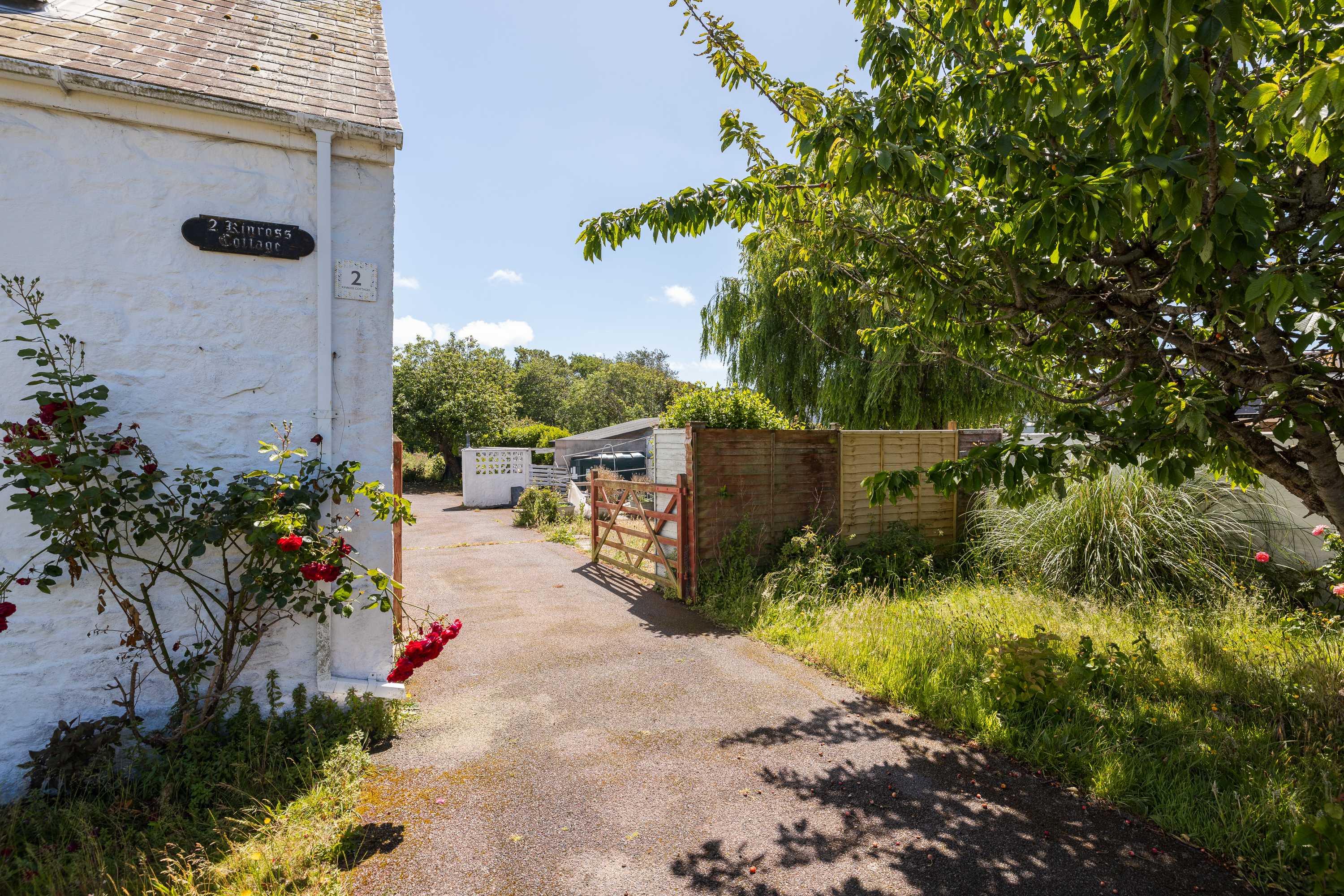 2 Kinross Cottage photo 26