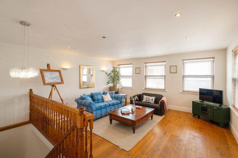Apt. 1, Sardrette Court photo 1