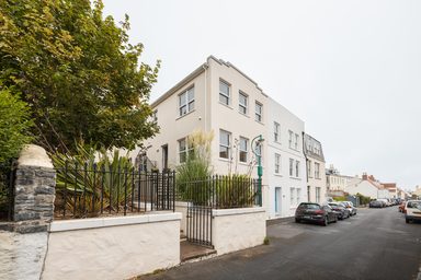 Apt. 1, Sardrette Court photo 2