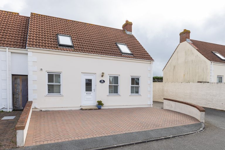 Nevis, 3, Hougue St. Clair photo 1