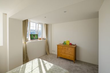 Apt. 2, British & Foreign School photo 13