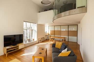 Apt. 2, British & Foreign School photo 7