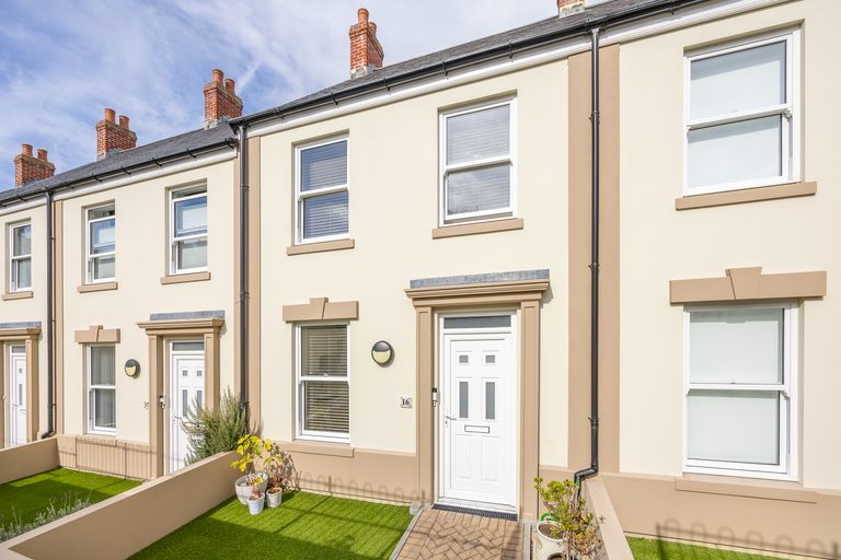 16, Manor Gardens