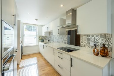 16, Manor Gardens photo 5