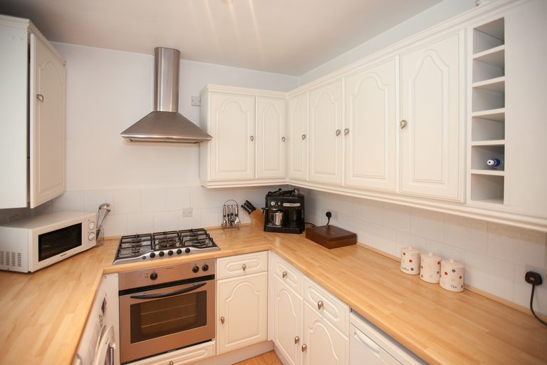 Flat 2, Sunnybank - photo 8 of 19