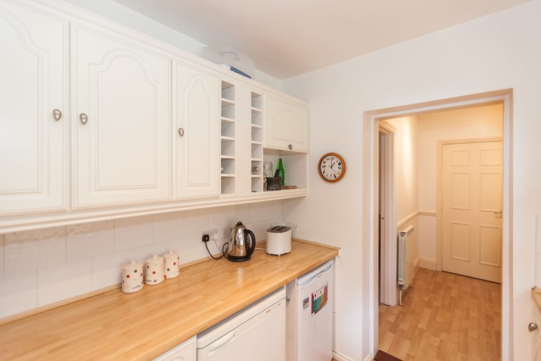 Flat 2, Sunnybank - photo 9 of 19